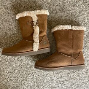 Women’s boots size 8 1/2